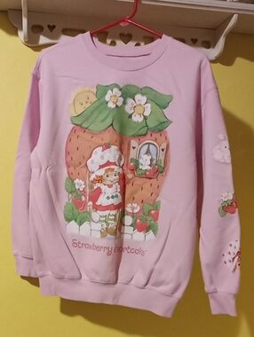 Medium Strawberry Shortcake Sweatshirt